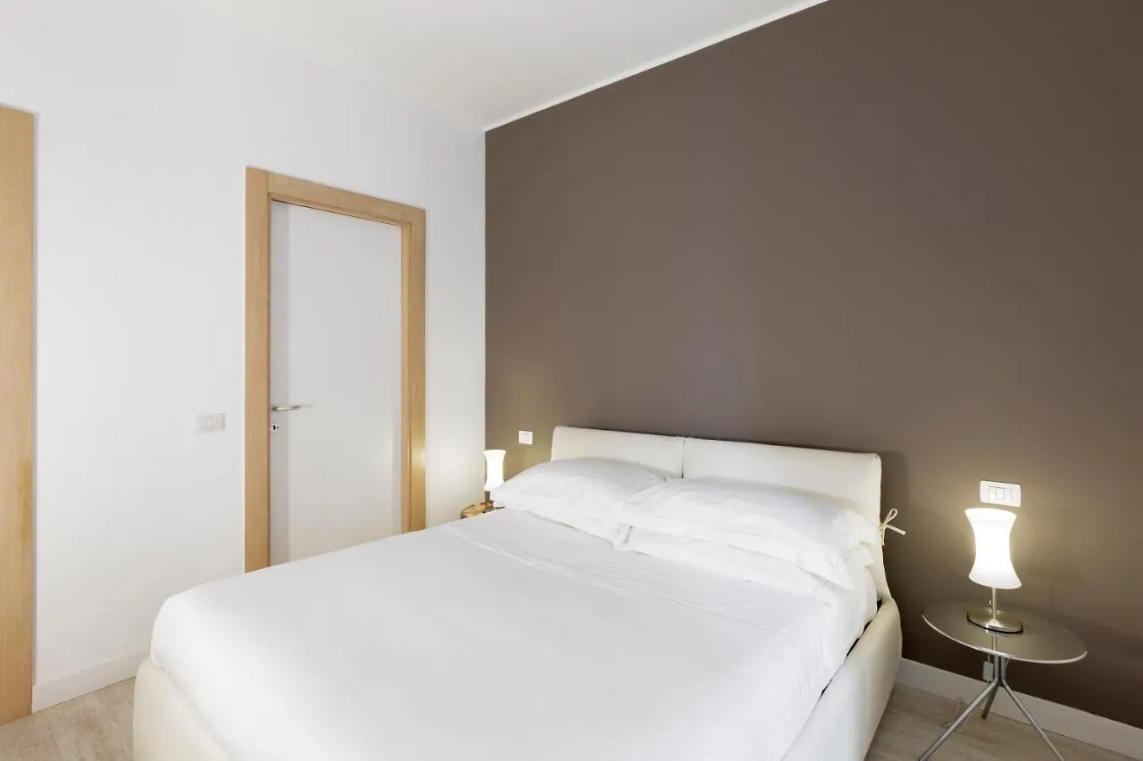 Comfort Suites Garibaldi Milano 0*,
