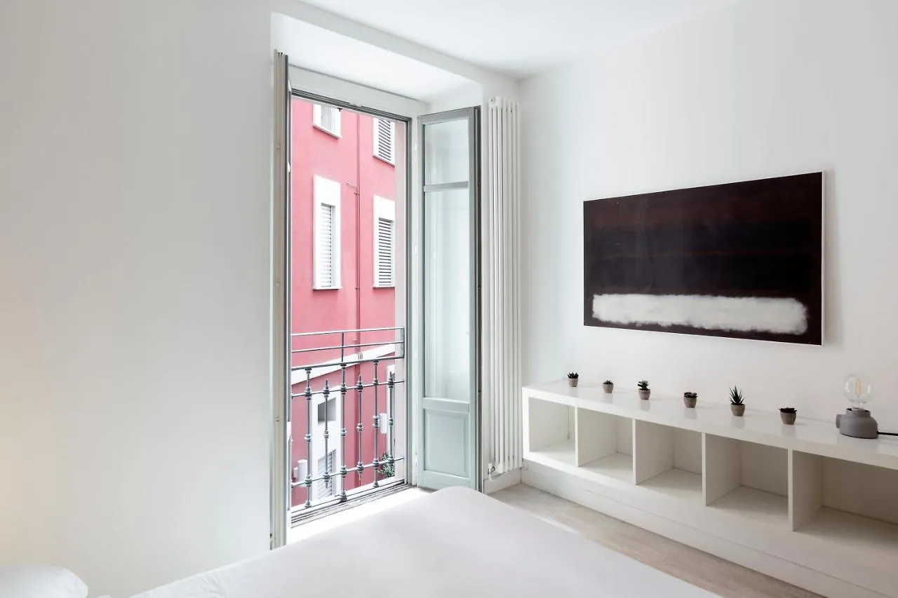 Apartment Comfort Suites Garibaldi Milan